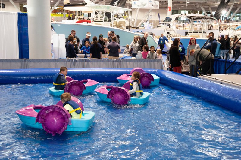 kids boating image